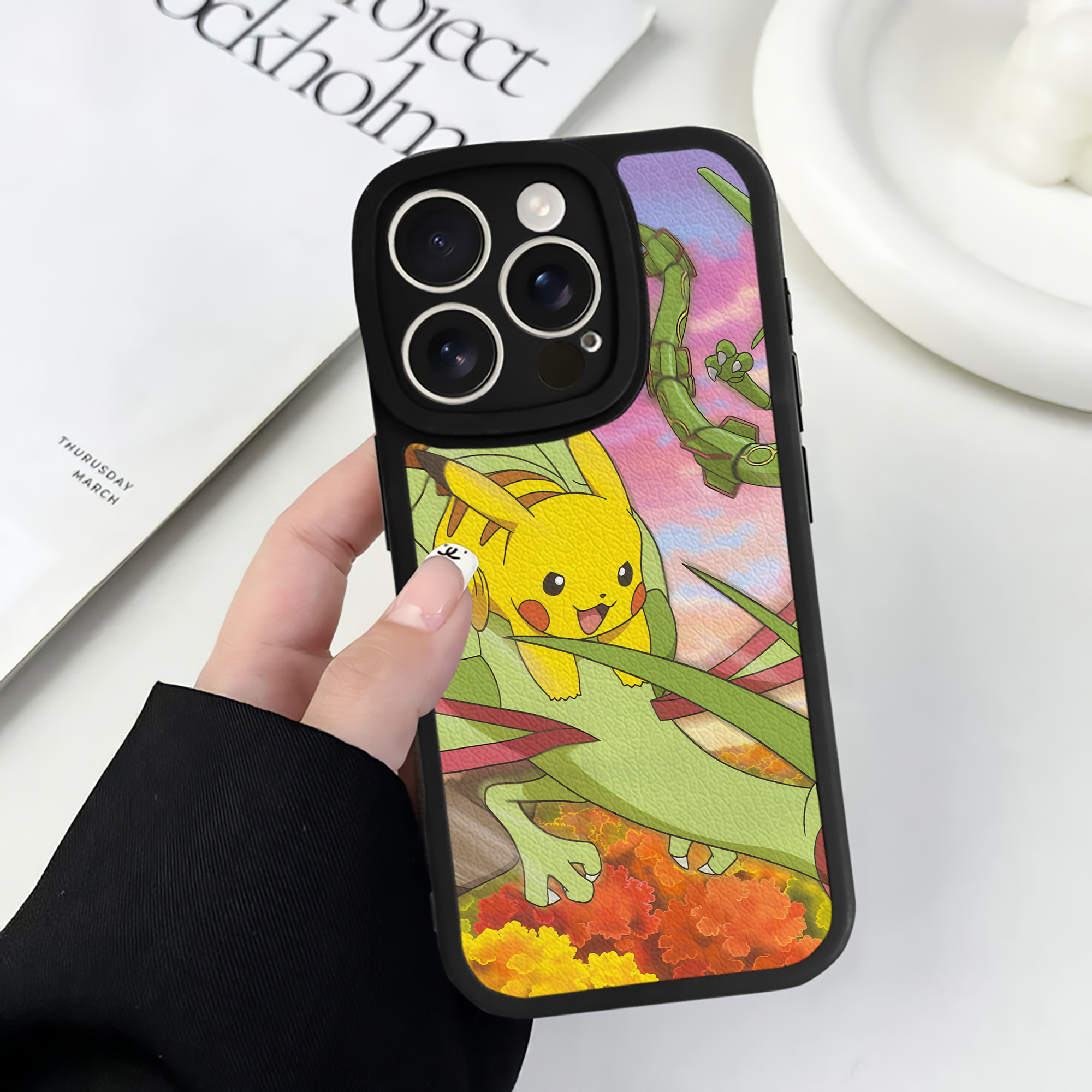 （画像用） ポケットモンスター Pokémon 【iPhone 16シリーズ対応】シリコンスマホケース（レザー調） 材質：シリコン
